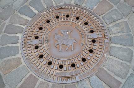 Schwerin - Gullideckel mit Wappen